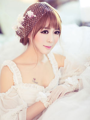 新时代化妆现场新时代与Tencent企业合作打造最美新娘